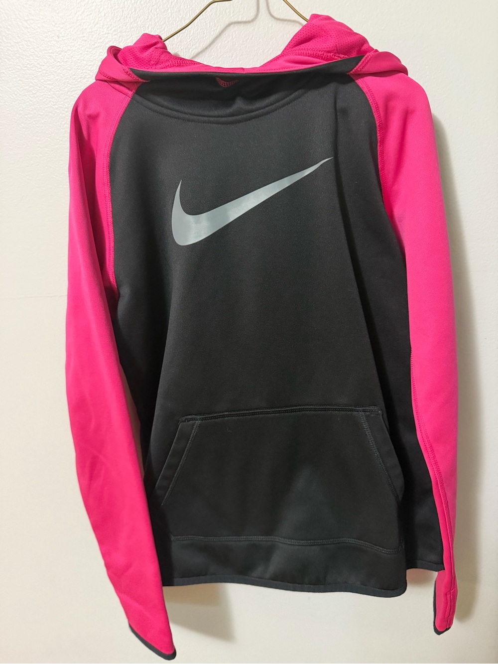 Nike Dri-FIT Youth Large Hoodie Black Pink Pullover Sweatshirt Girls Athletic